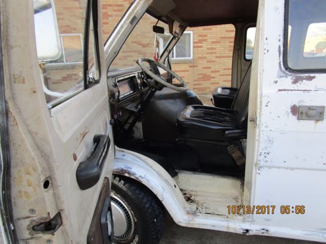 1969 White Ford E-Series Van Van Camper