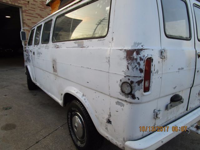 1969 White Ford E-Series Van Van Camper