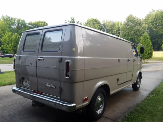 1969 Ford E-Series Van