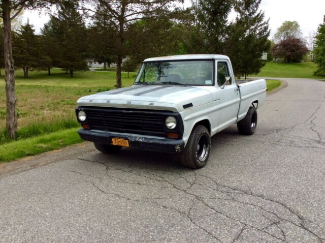 1969 White Ford F-100