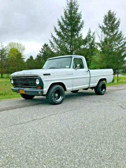 1969 White Ford F-100