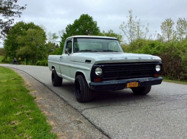 1969 White Ford F-100