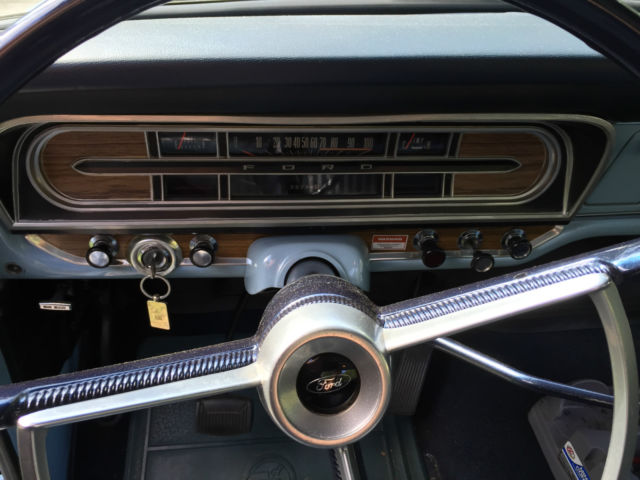 1969 Light blue Ford F-100 Short Bed