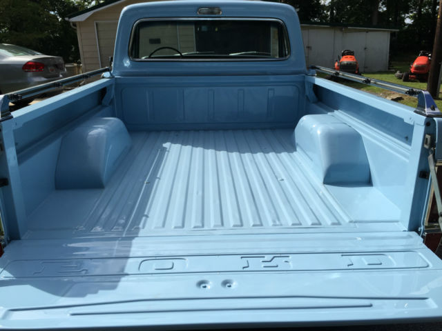 1969 Light blue Ford F-100 Short Bed