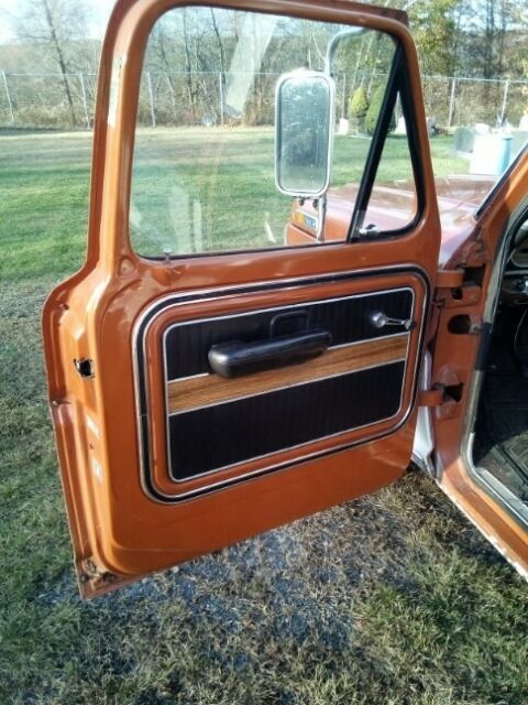 1969 Orange / White Ford F-100 Standard Cab Pickup