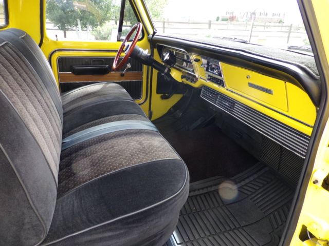1969 Yellow Ford F-250 Cab Pickup