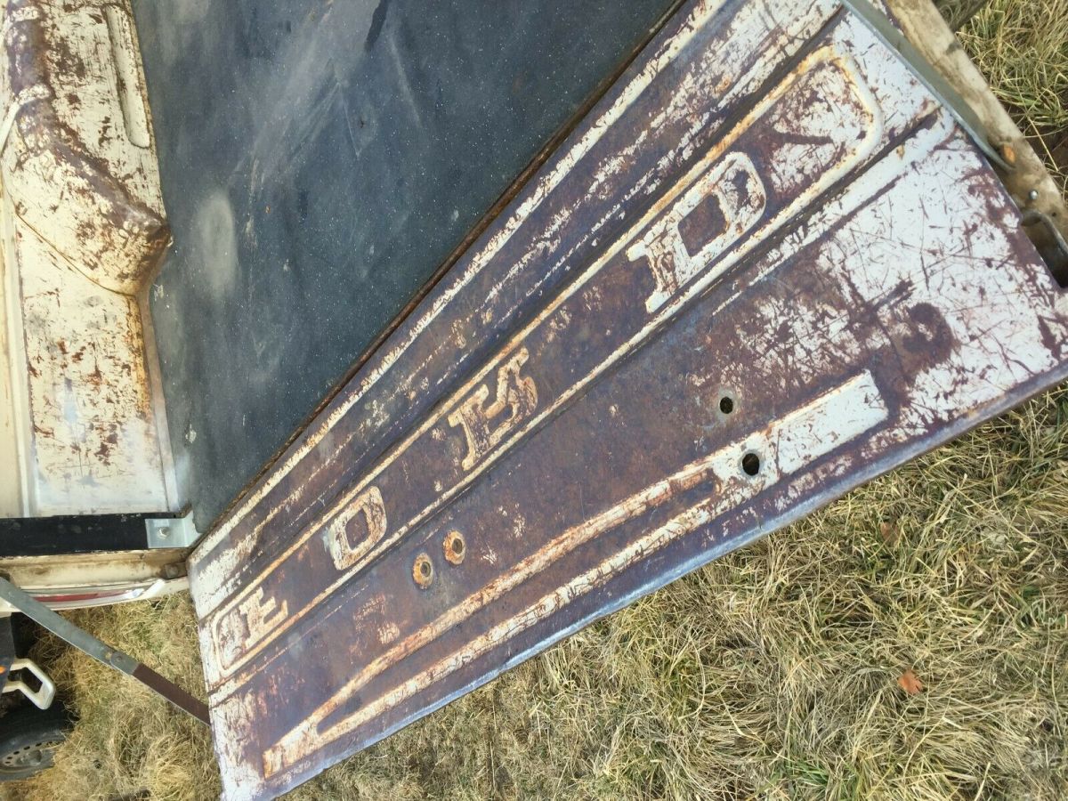 1969 White/Tan Ford F-250 Standard Cab Pickup