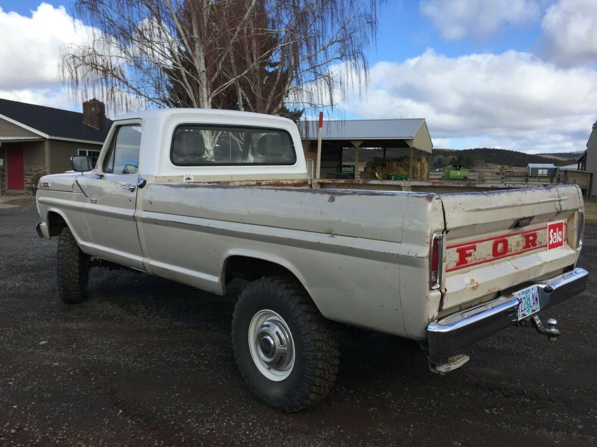 1969 White/Tan Ford F-250 Standard Cab Pickup