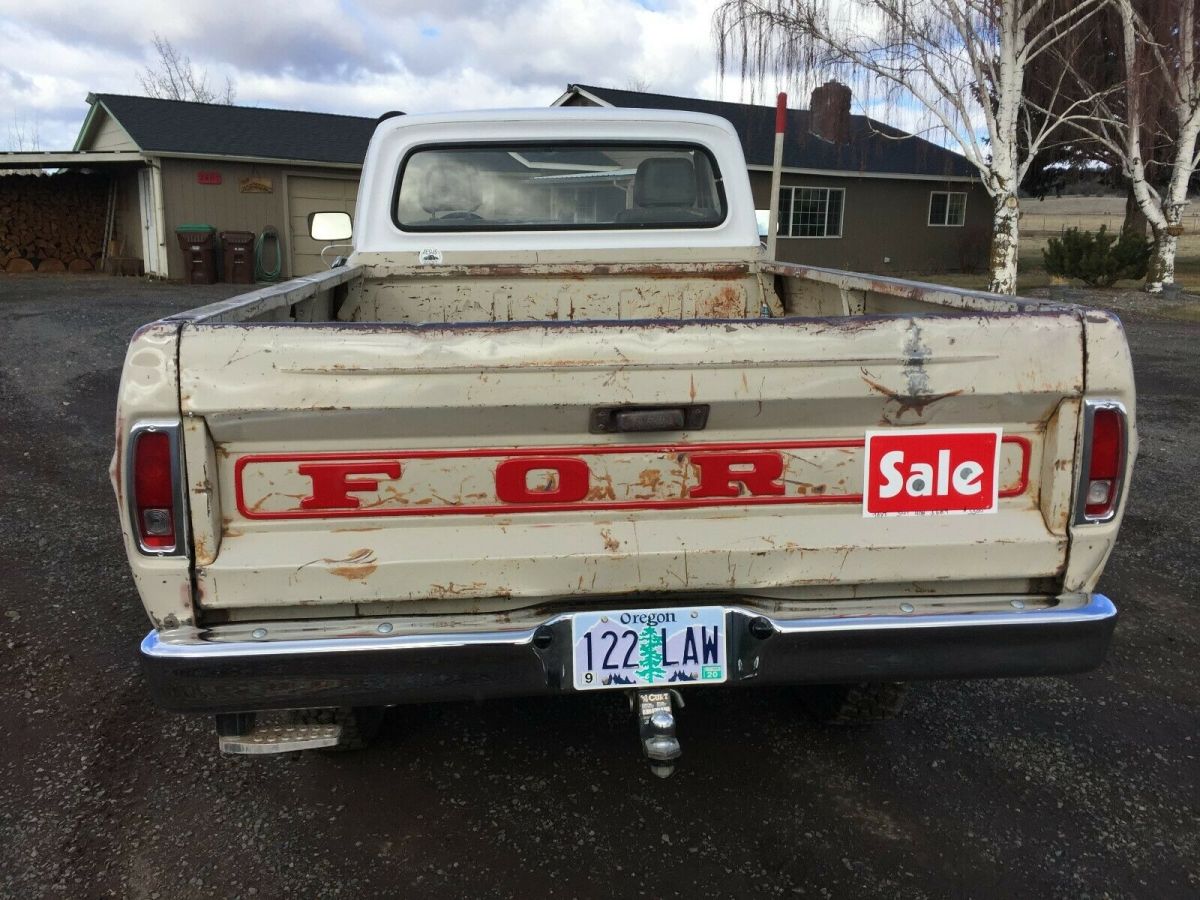 1969 White/Tan Ford F-250 Standard Cab Pickup
