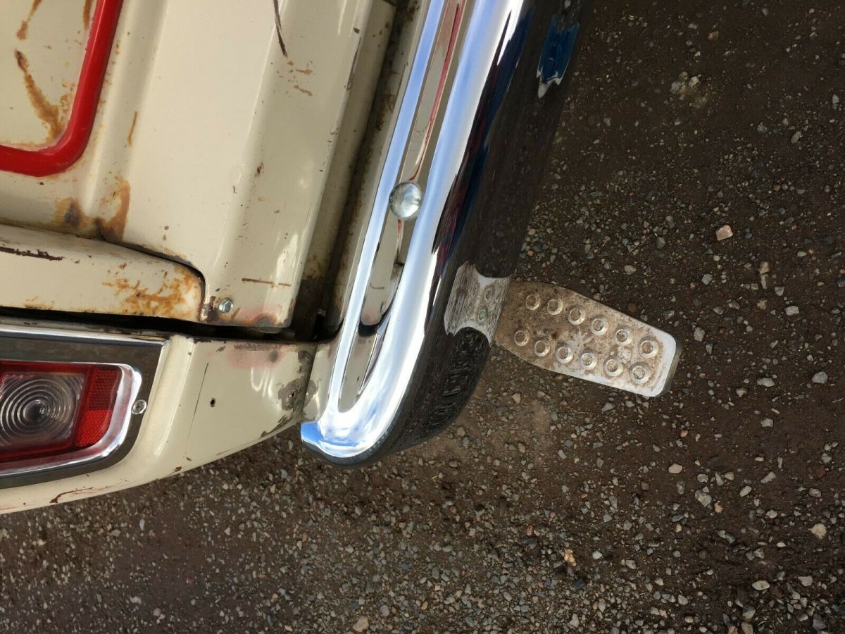 1969 White/Tan Ford F-250 Standard Cab Pickup