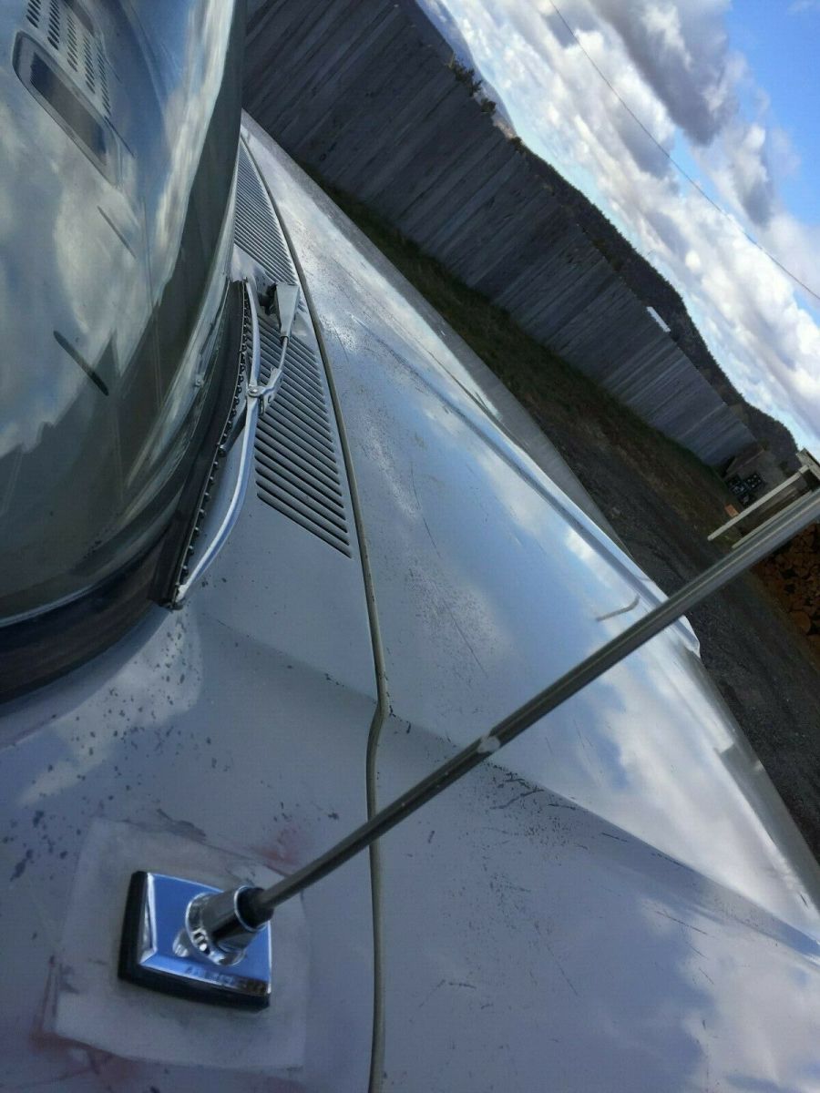 1969 White/Tan Ford F-250 Standard Cab Pickup