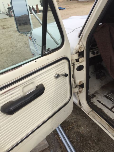 1969 White Ford F-350