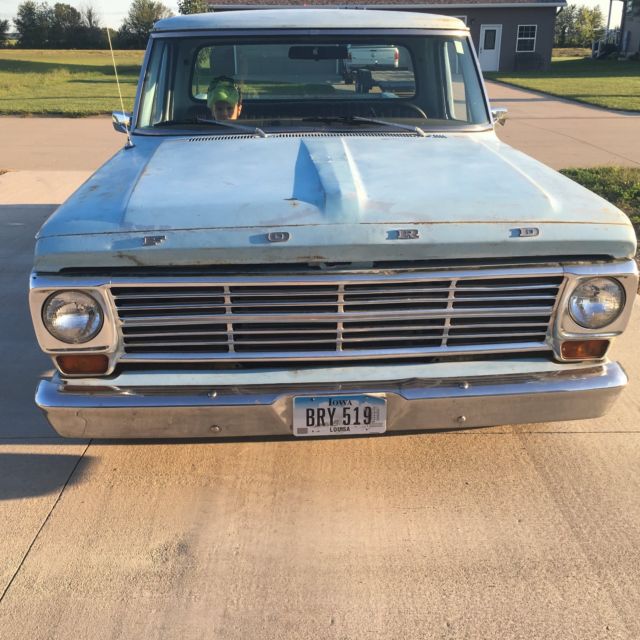 1969 Blue Ford F-100
