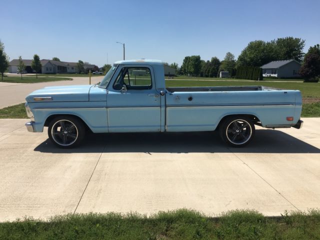 1969 Blue Ford F-100