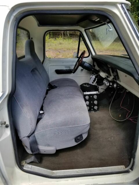 1969 White Ford F-100 Standard Cab Pickup