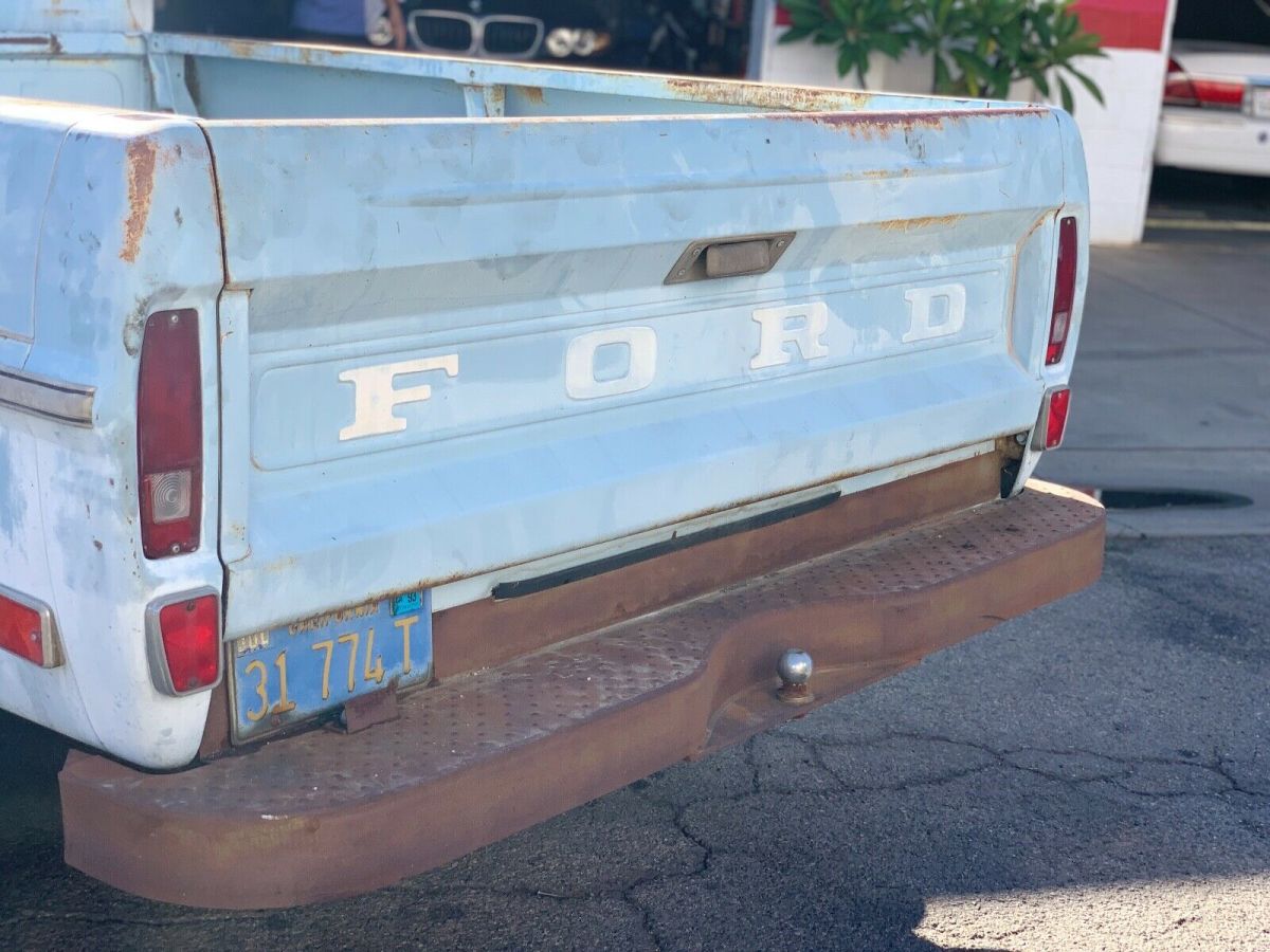 1969 Blue Ford F-250