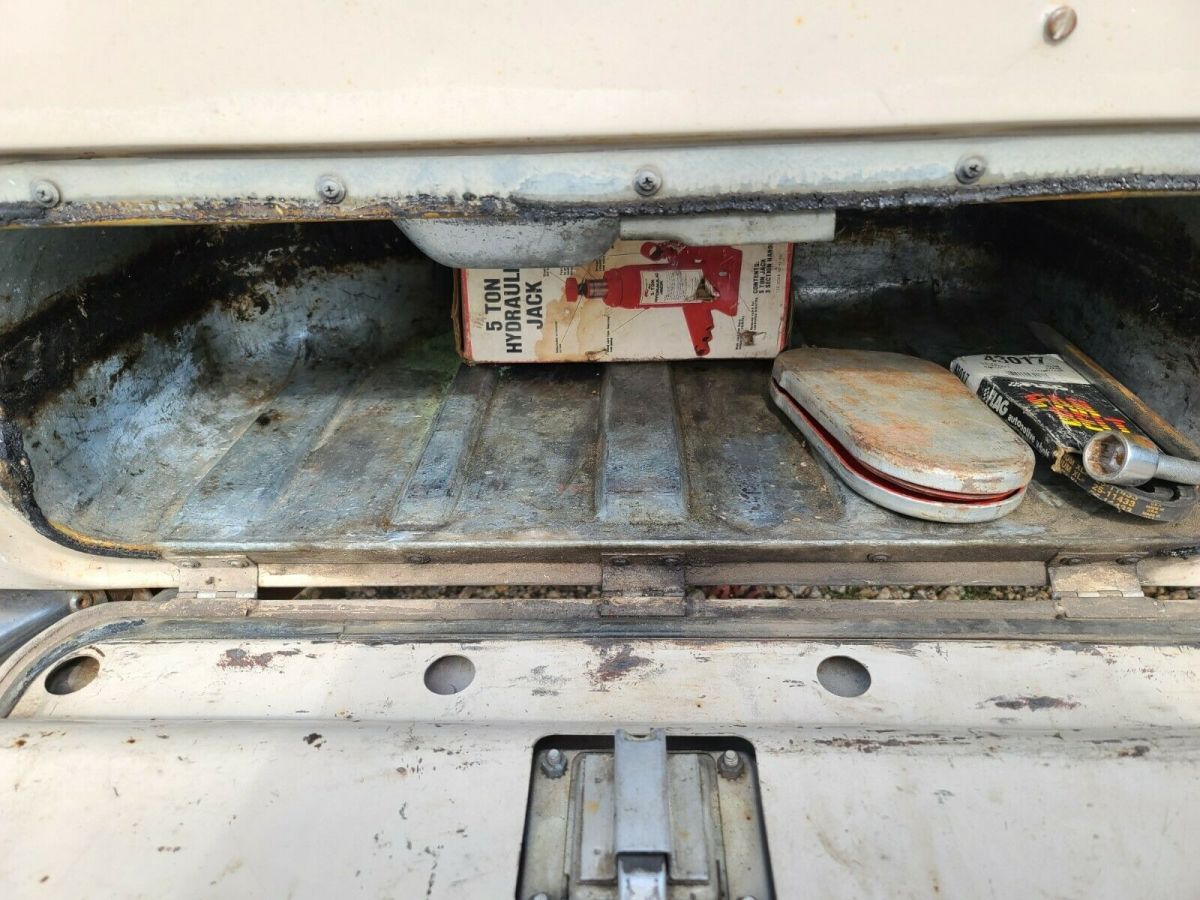 1969 White Ford F-250 Standard Cab Pickup