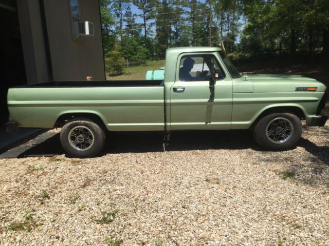 1969 Green Ford F-250 Cab & Chassis