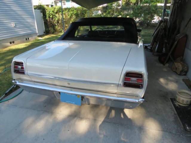 1969 White Ford Fairlane U/K