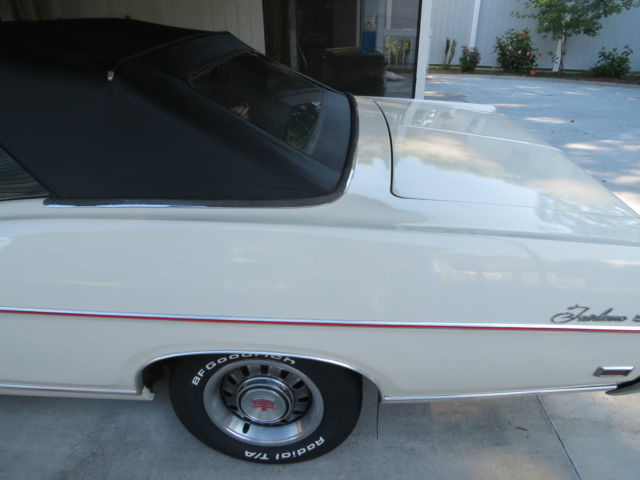 1969 White Ford Fairlane U/K