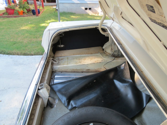 1969 White Ford Fairlane U/K