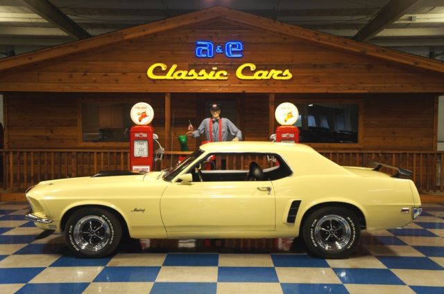 1969 Yellow Ford Mustang --