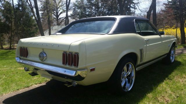 1969 Green Lime Ford Mustang Coupe