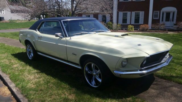 1969 Green Lime Ford Mustang Coupe