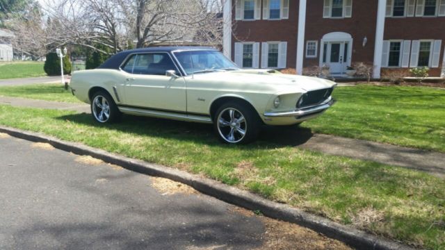 1969 Green Lime Ford Mustang Coupe