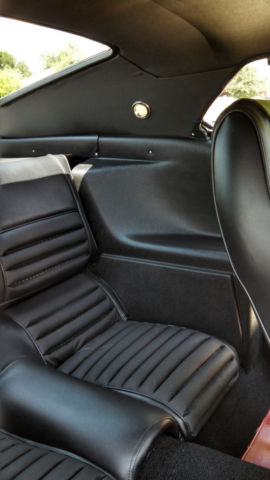 1969 meadowlark yellow Ford Mustang