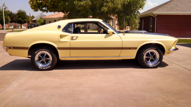 1969 meadowlark yellow Ford Mustang
