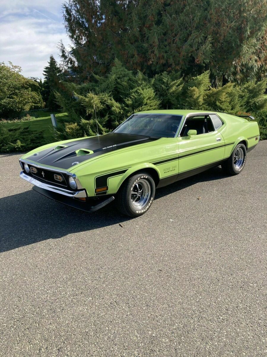 1969 White Ford Mustang