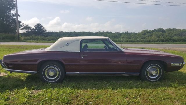 1969 Maroon w White landaeu top Ford Thunderbird