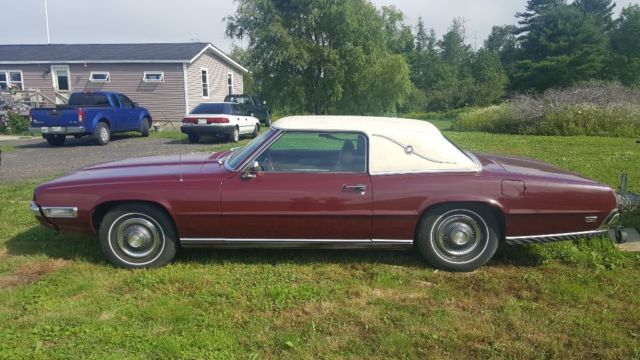 1969 Maroon w White landaeu top Ford Thunderbird