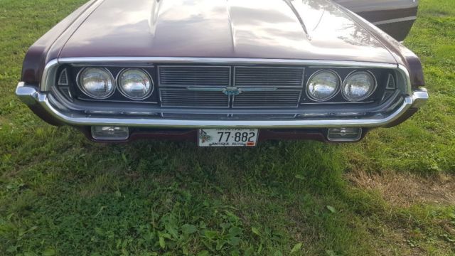 1969 Maroon w White landaeu top Ford Thunderbird