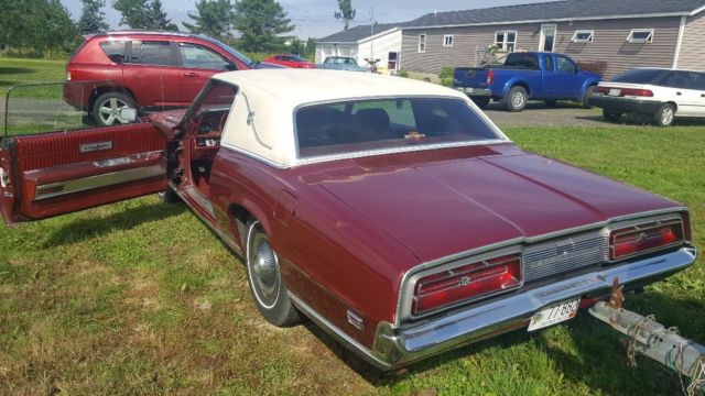 1969 Maroon w White landaeu top Ford Thunderbird