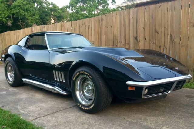1969 Black Chevrolet Corvette Coupe / Removable top
