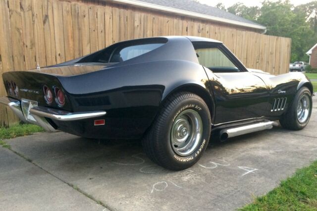 1969 Black Chevrolet Corvette Coupe / Removable top