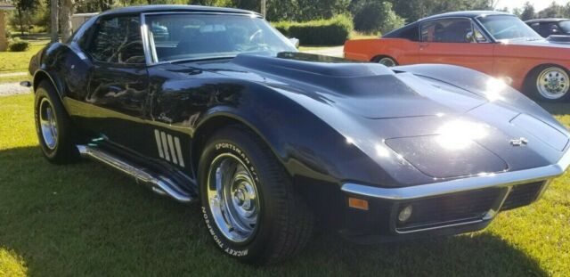 1969 Black Chevrolet Corvette Coupe / Removable top
