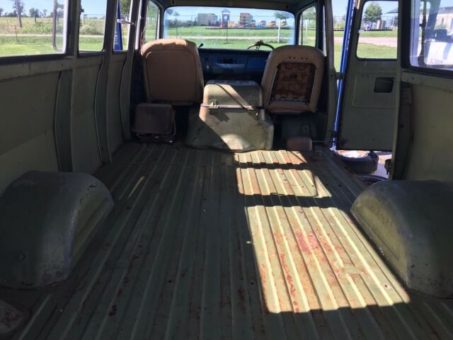 1969 Green white Chevrolet Sportvan90