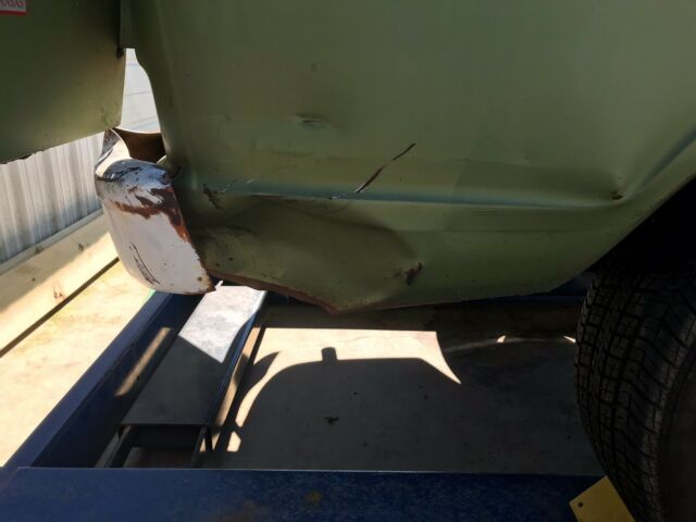 1969 Green white Chevrolet Sportvan90