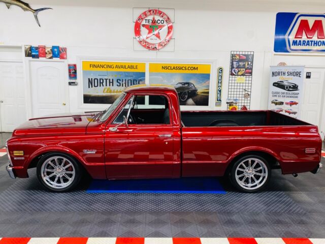1969 Red GMC C15 Pick-Up