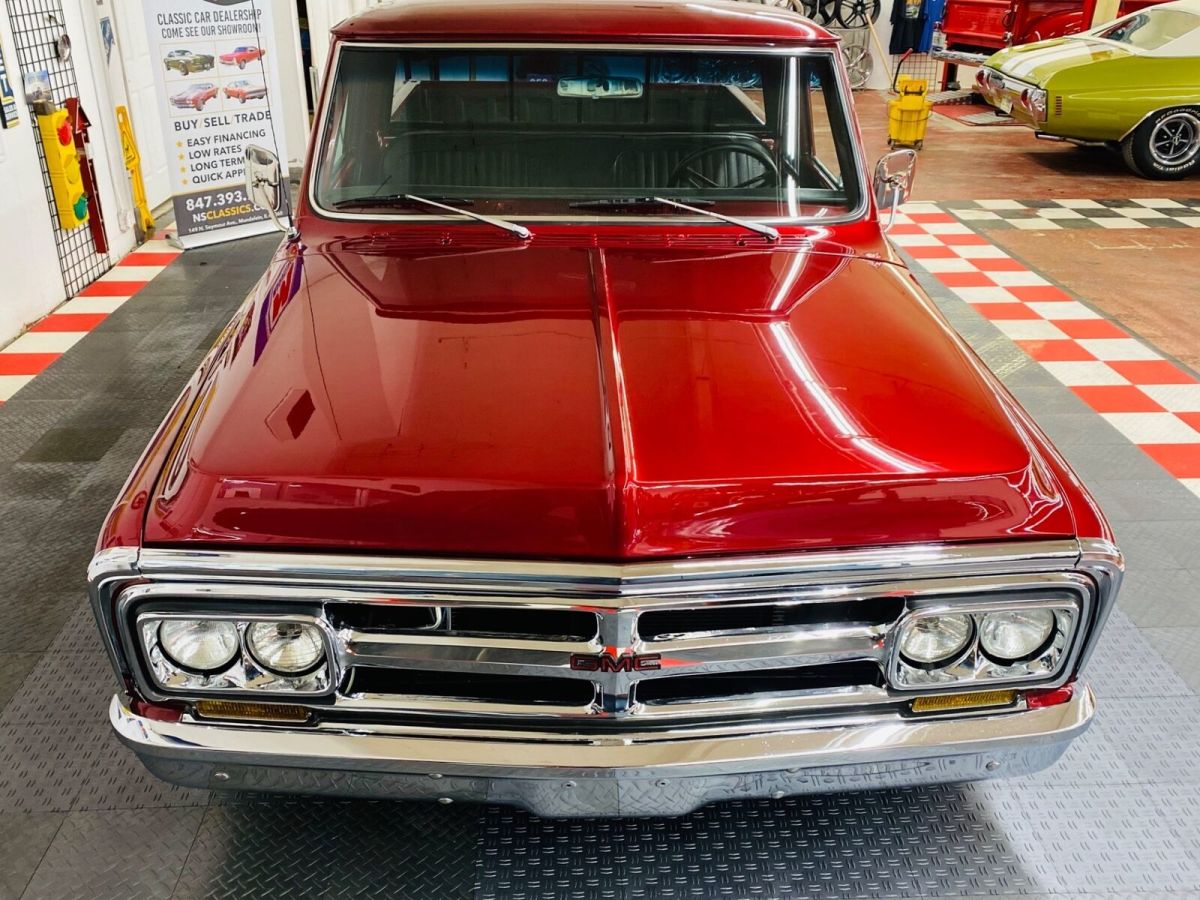 1969 Red GMC C15 Pick-Up