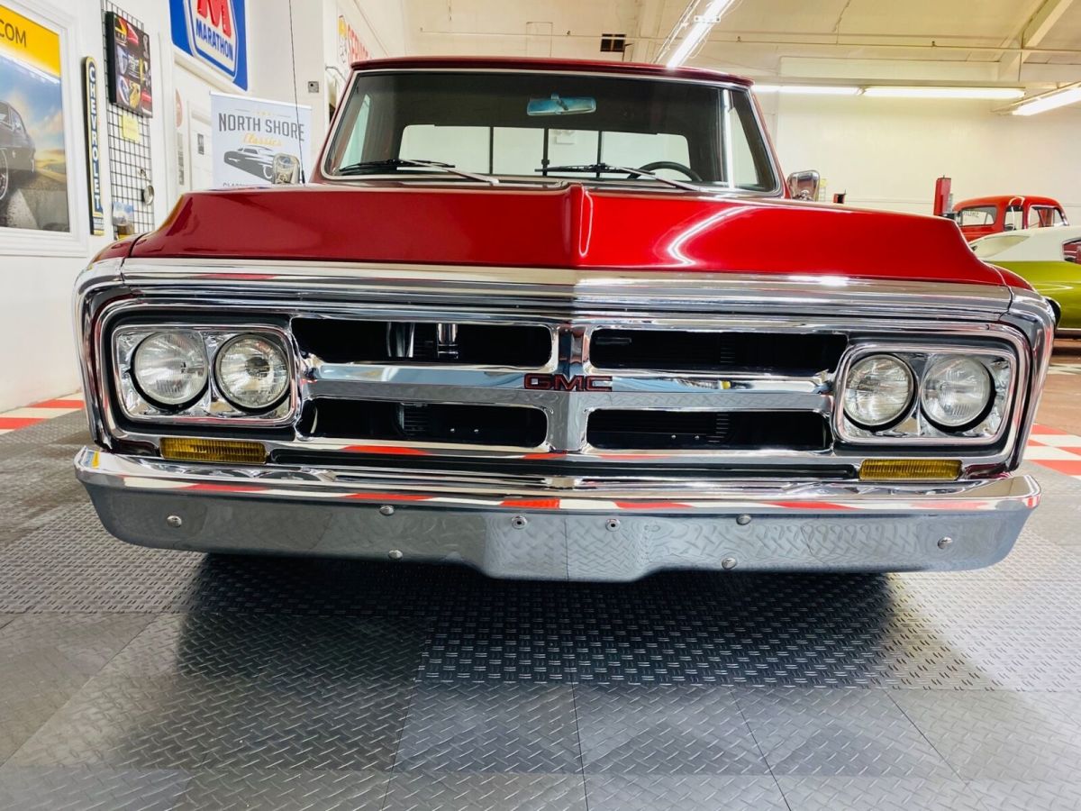 1969 Red GMC C15 Pick-Up