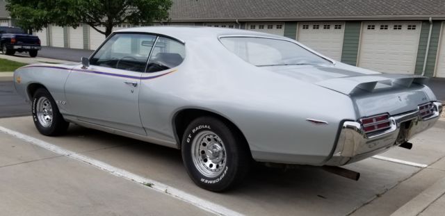 1969 Silver Pontiac GTO Coupe