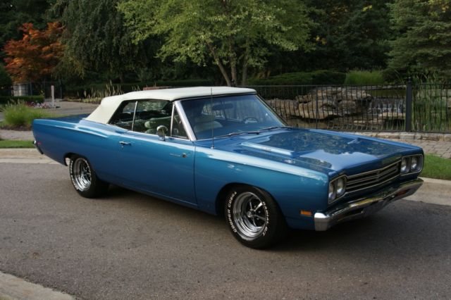 1969 Silver Plymouth Road Runner Coupe