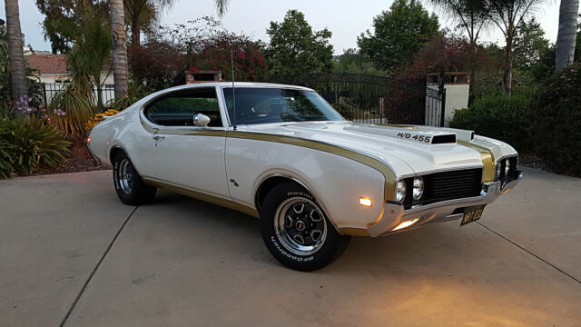 1969 White Oldsmobile Hurst Coupe