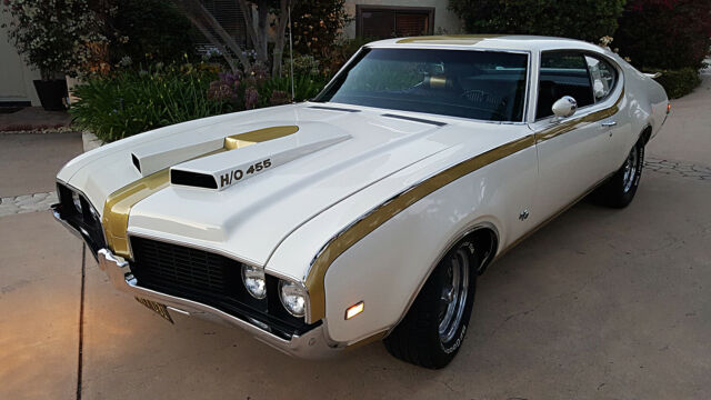 1969 White Oldsmobile Hurst Coupe