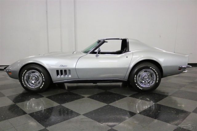 1969 Silver Chevrolet Corvette