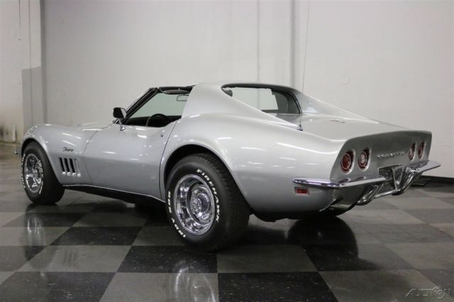 1969 Silver Chevrolet Corvette